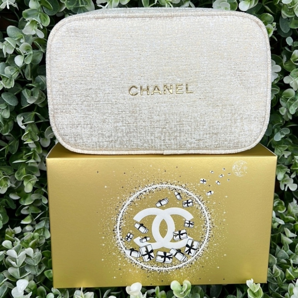 CHANEL Cosmetics Makeup Bag Pouch Tweed Limited Edition Holiday NEW BNIB